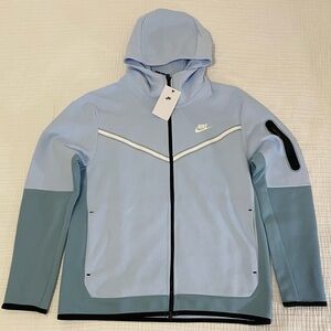 Nike Men's Blue Hooded Jacket
